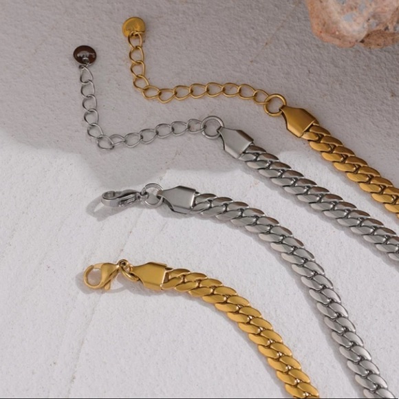 Valentine’s Day ❤️ Gold plated Chain Necklace - Picture 8 of 9